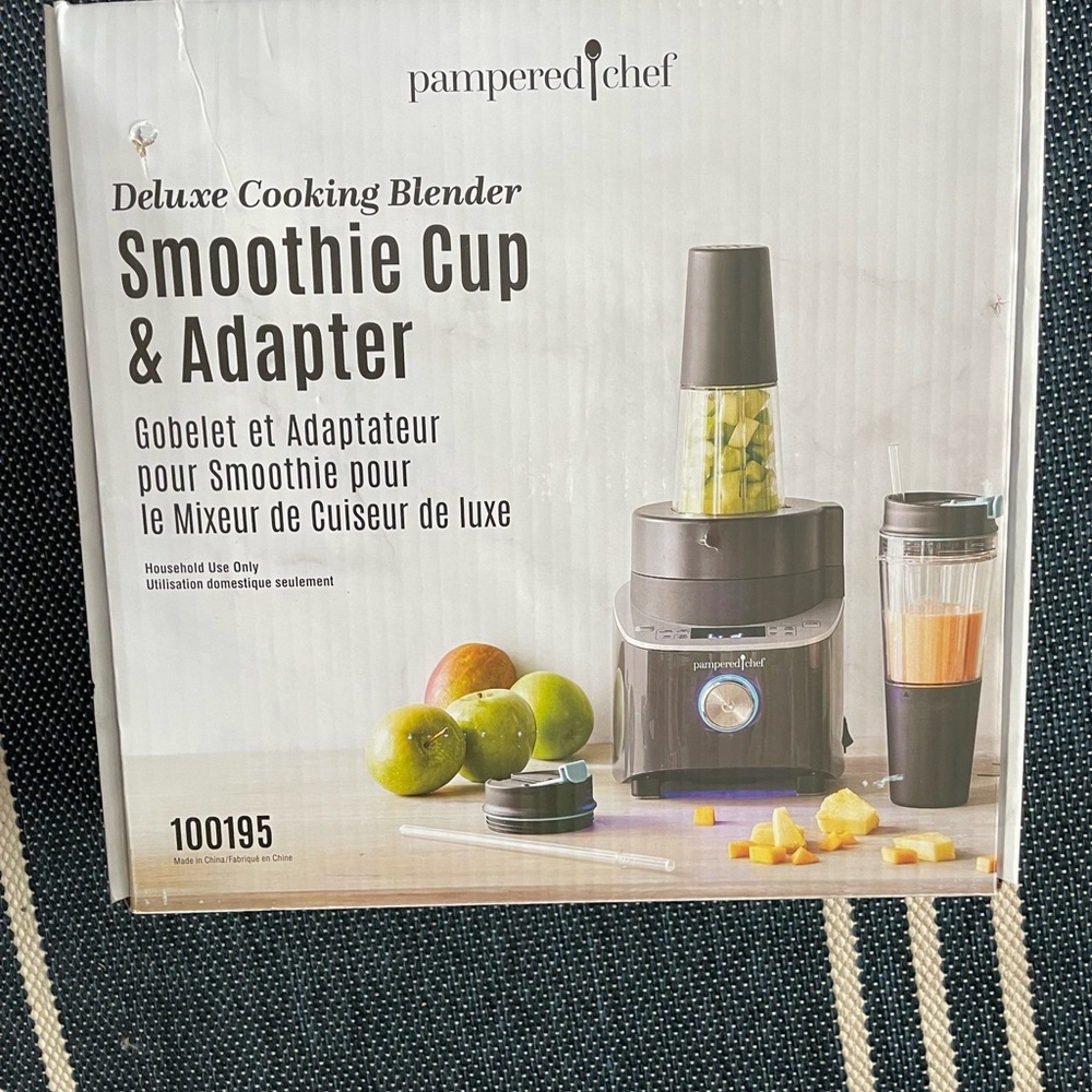 - Pampered Chef smoothie cup and adapter